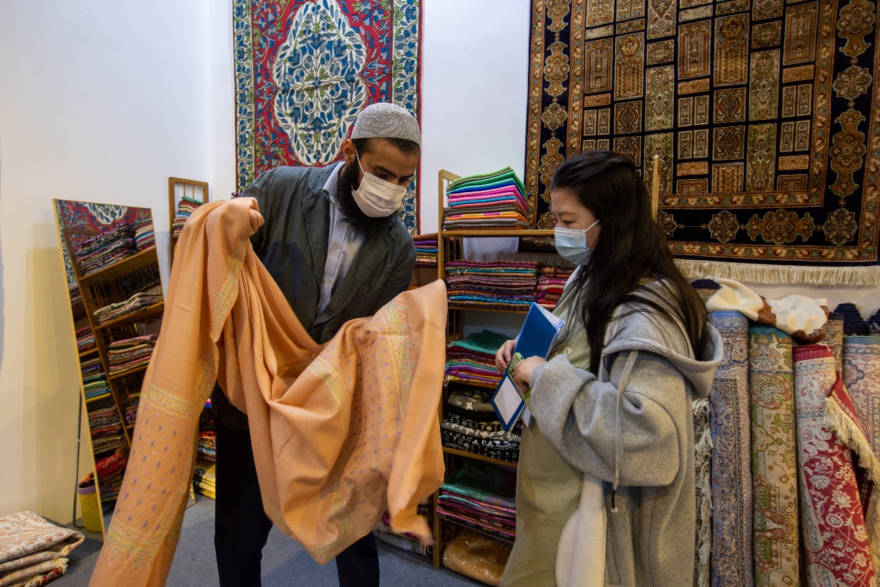 �ڇ�(gu��)�ҕ�(hu��)�h���ľC��չ�^(q��)�İͻ�˹̹չ�_(t��i)�����^�������˽�ᘿ�Ʒ������W(w��ng)ӛ�� ������z