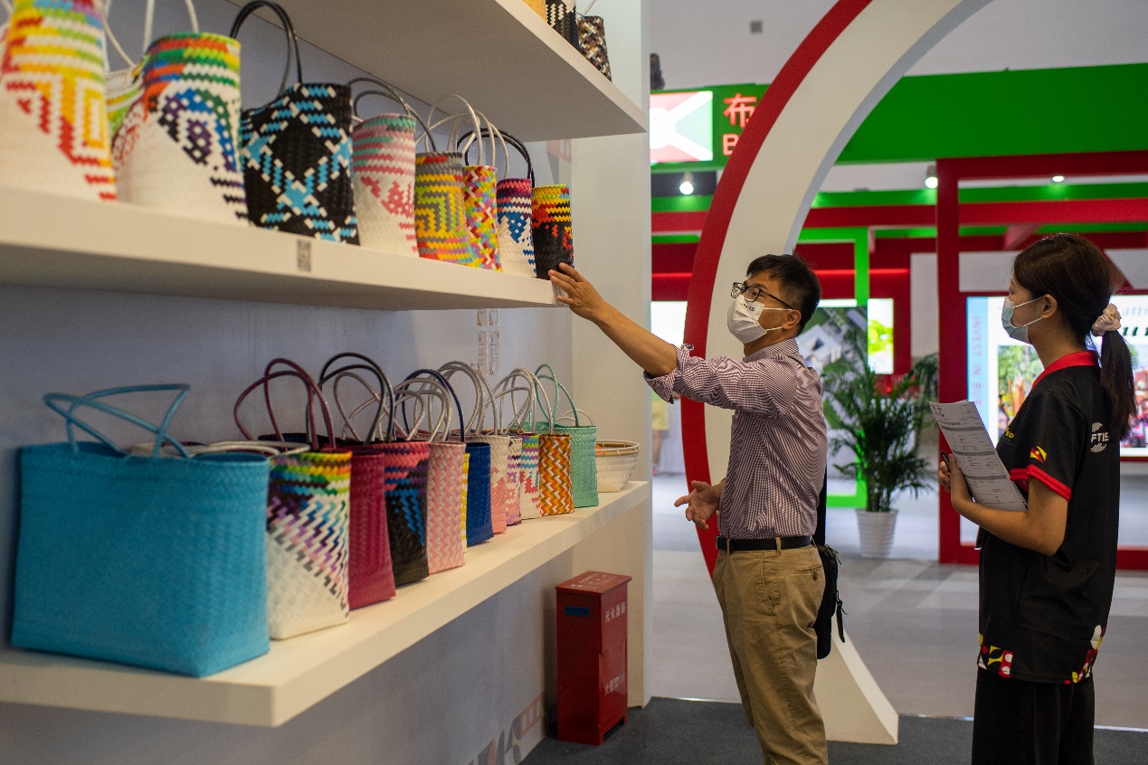 �ڇ�(gu��)�ҕ�(hu��)�h���ľC��չ�^(q��)���R������չ�_(t��i)�����^�������xُ(g��u)��Ʒ������W(w��ng)ӛ�� ������z