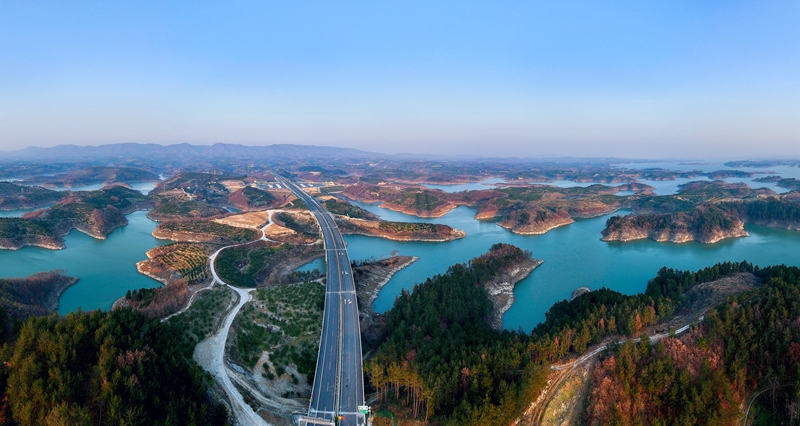 ʮ�����ٹ�·�������Σ���ʽͨ܇�����L�߹��D