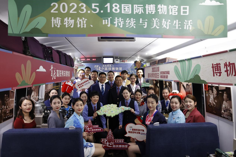 ���Ļ���͡����ߵĸ��F�����^�����(d��ng)�F(xi��n)��(ch��ng)����˼�h(yu��n)�z