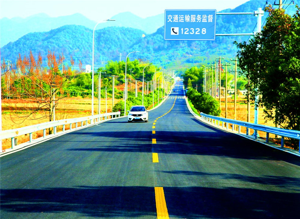 ���쾰�^ʾ�������ɞ鴩����ɽˮ֮�g���T�����á����㽭ʡ�B�d�п�^(q��)ƽ��������ͨ�\ݔ�����D