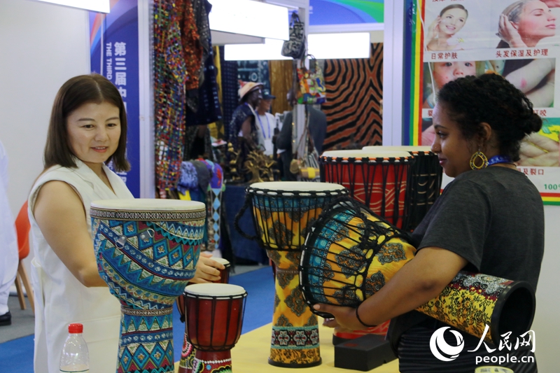 ��չ������չʾ��Ʒ������ޱ�z 