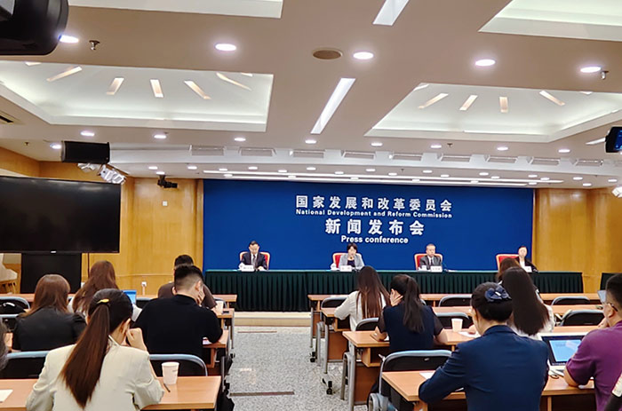 ���Ұl(f��)չ�ĸ�ί8��1�����_���}���l(f��)����������W(w��ng)ӛ�� �S�S�Ȕz