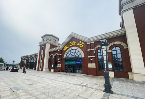 ������H����վ������W(w��ng)ӛ�߆�ѩ�� �z