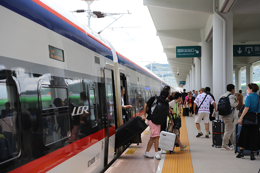 �羳�ÿ͵��_ĥ��վ������W(w��ng)ӛ�� ��l(f��)�d�z