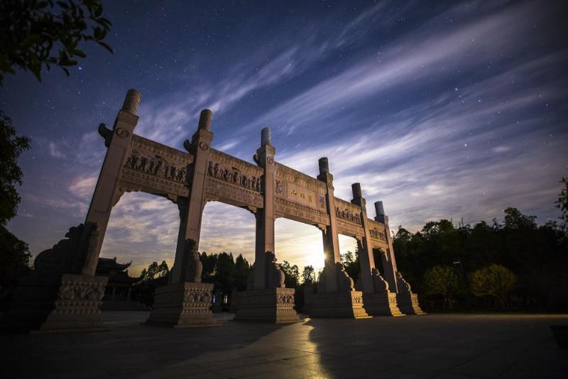 ����ʯ�̌��ɽ�ǿ����Ĳ��z