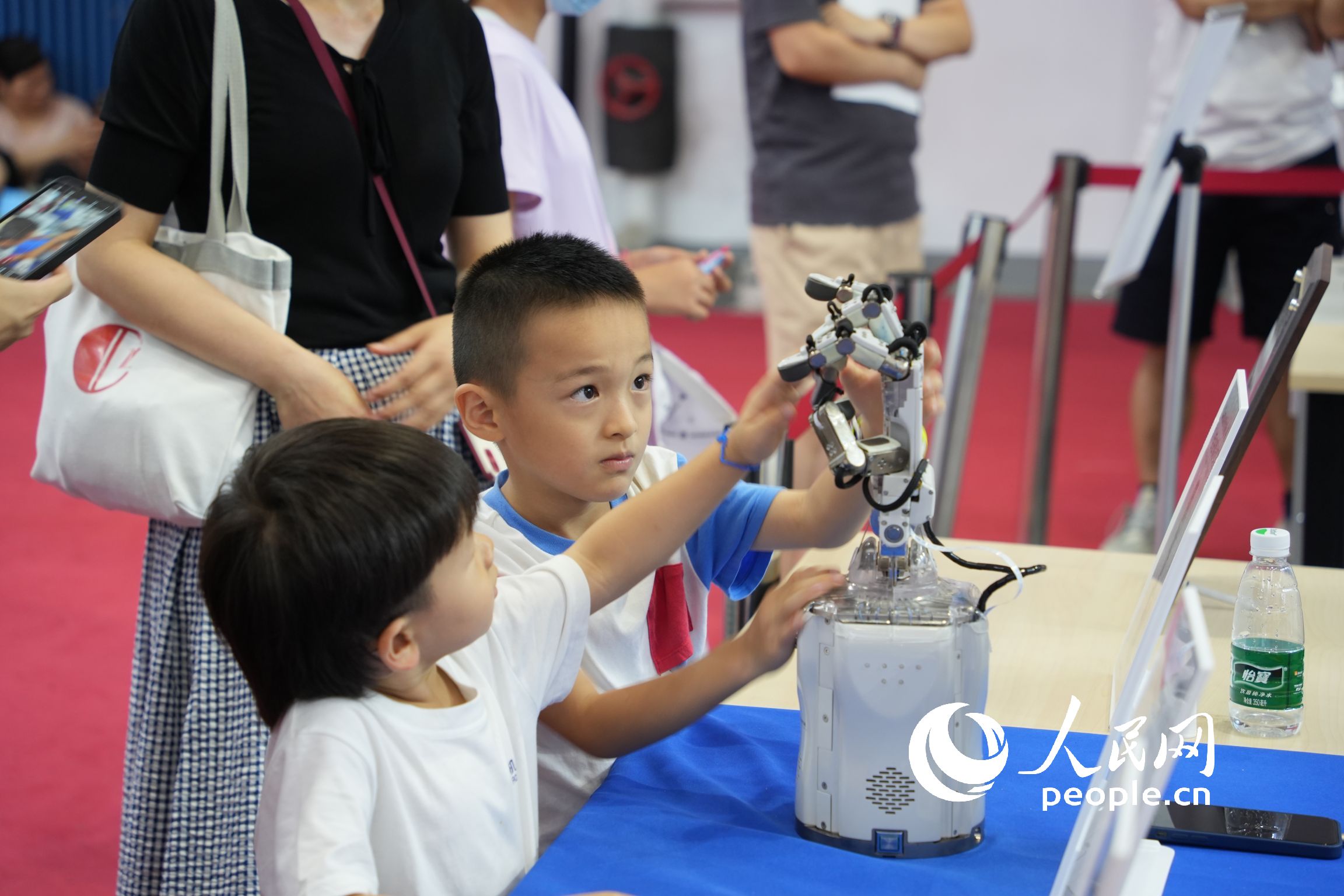 С�^���c�C(j��)�����M(j��n)�л���(d��ng)������W(w��ng)ӛ�� ���옷�z