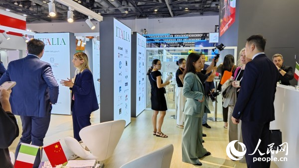 9��2�գ��ڇ��eչ�^(q��)�����չ�^��(n��i)ǢՄ���˂�������W(w��ng)ӛ�� �w�����z