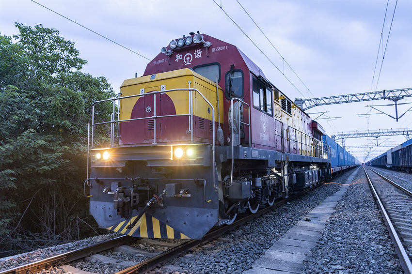 �����КW���У��ɶ�����朌��е��_(d��)�ɶ����H�F·������׽��^(q��)ί���������D