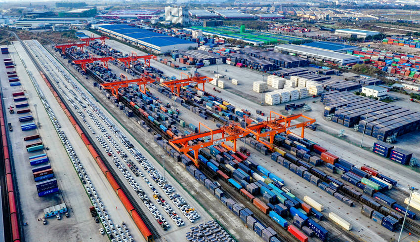 �ɶ��F·���b������վ���ɶ����H�F·�۹��D