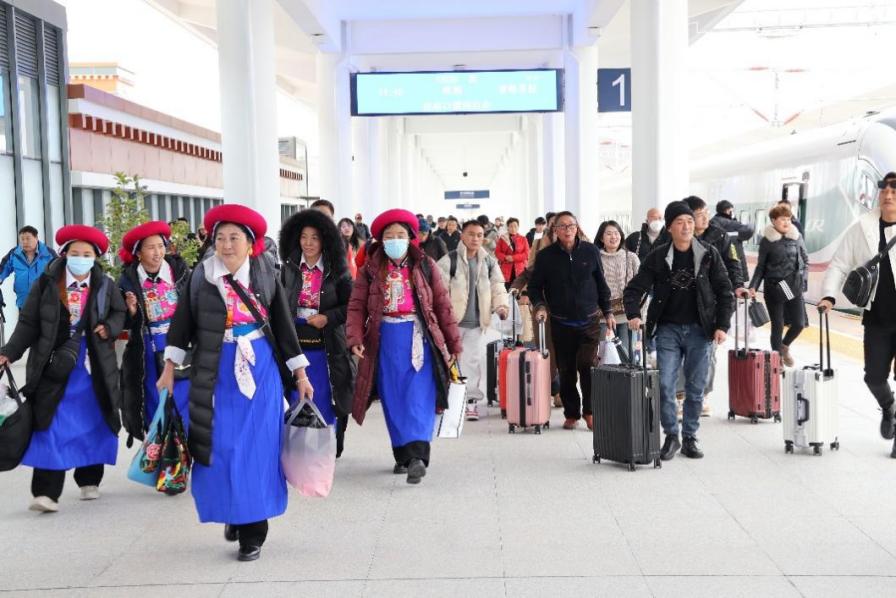 �����F·�_ͨ�M������Ӌ(j��)�l(f��)���ÿͳ�18�f�˴Ρ����L�����D