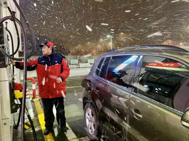 ����վ�T�����L(f��ng)ѩ�О��M(j��n)վ܇�v���������L�߹��D