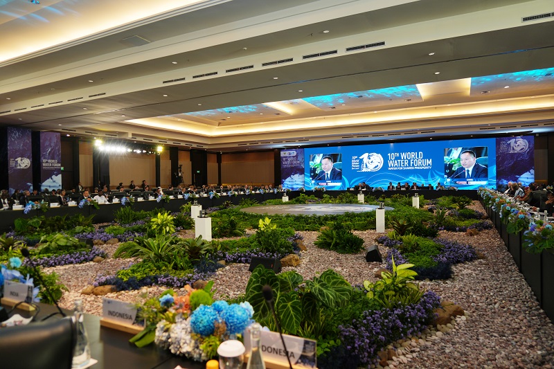 ���Ӣ��ϯ��ʮ������ˮՓ�����L�����h�����o��ˮ�������D