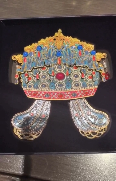 孝端皇后鳳冠冰箱貼。資料圖