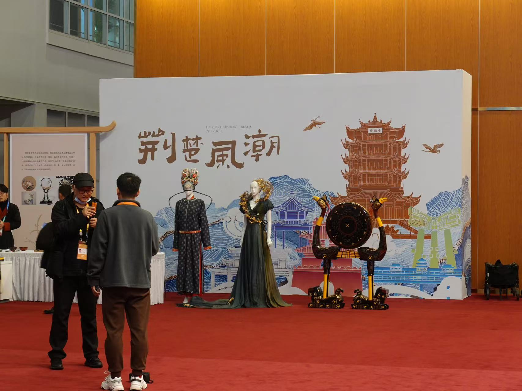 第二屆中國(guó)國(guó)際供應(yīng)鏈促進(jìn)博覽會(huì)現(xiàn)場(chǎng)。人民網(wǎng) 唐佳攝