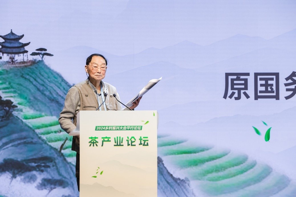 全國農業(yè)科技創(chuàng)業(yè)創(chuàng)新聯(lián)盟主席，原國務院參事、國務院扶貧辦主任、農業(yè)部副部長劉堅致辭