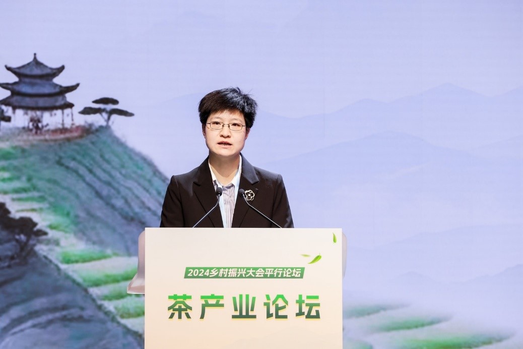 市場監(jiān)管總局食品生產經(jīng)營司監(jiān)管三處處長曹鑫致辭