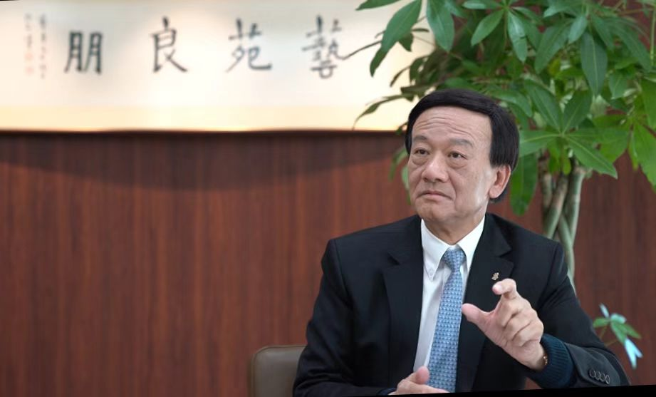 中國(guó)僑聯(lián)兼職副主席劉藝良接受人民網(wǎng)專訪。