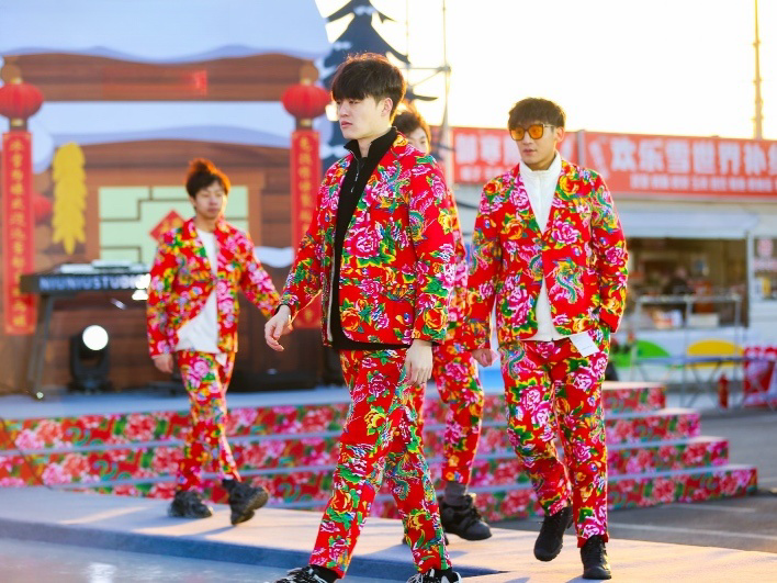 東北滑雪走秀現(xiàn)場(chǎng)。人民網(wǎng)記者 許維娜攝