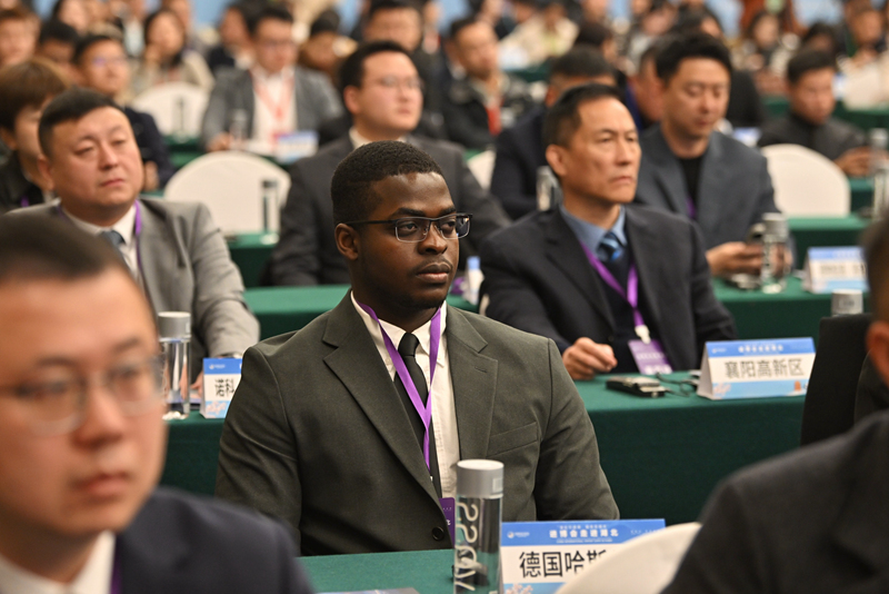 主題推介會現(xiàn)場的外國嘉賓。人民網(wǎng)記者 翁奇羽攝