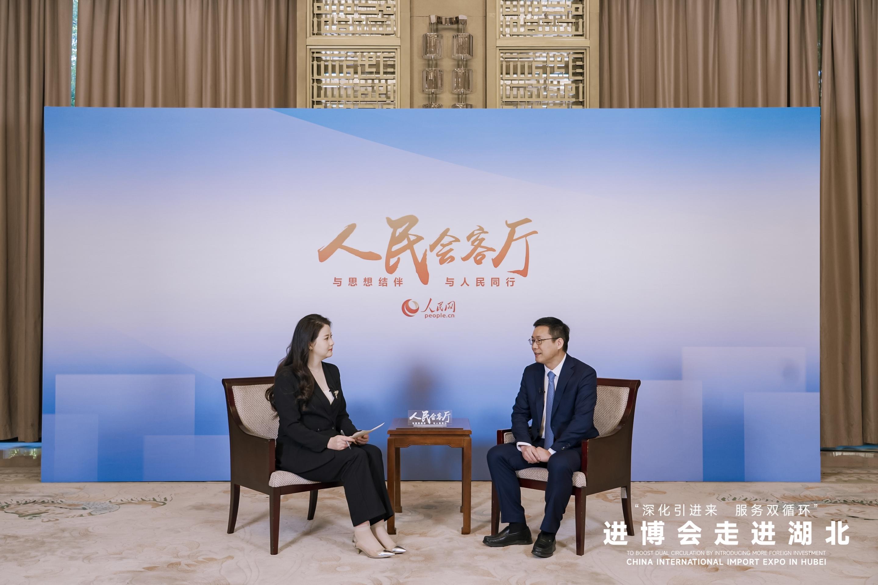 與會嘉賓接受人民網(wǎng)《人民會客廳》專訪。人民網(wǎng)記者 任峰濤攝