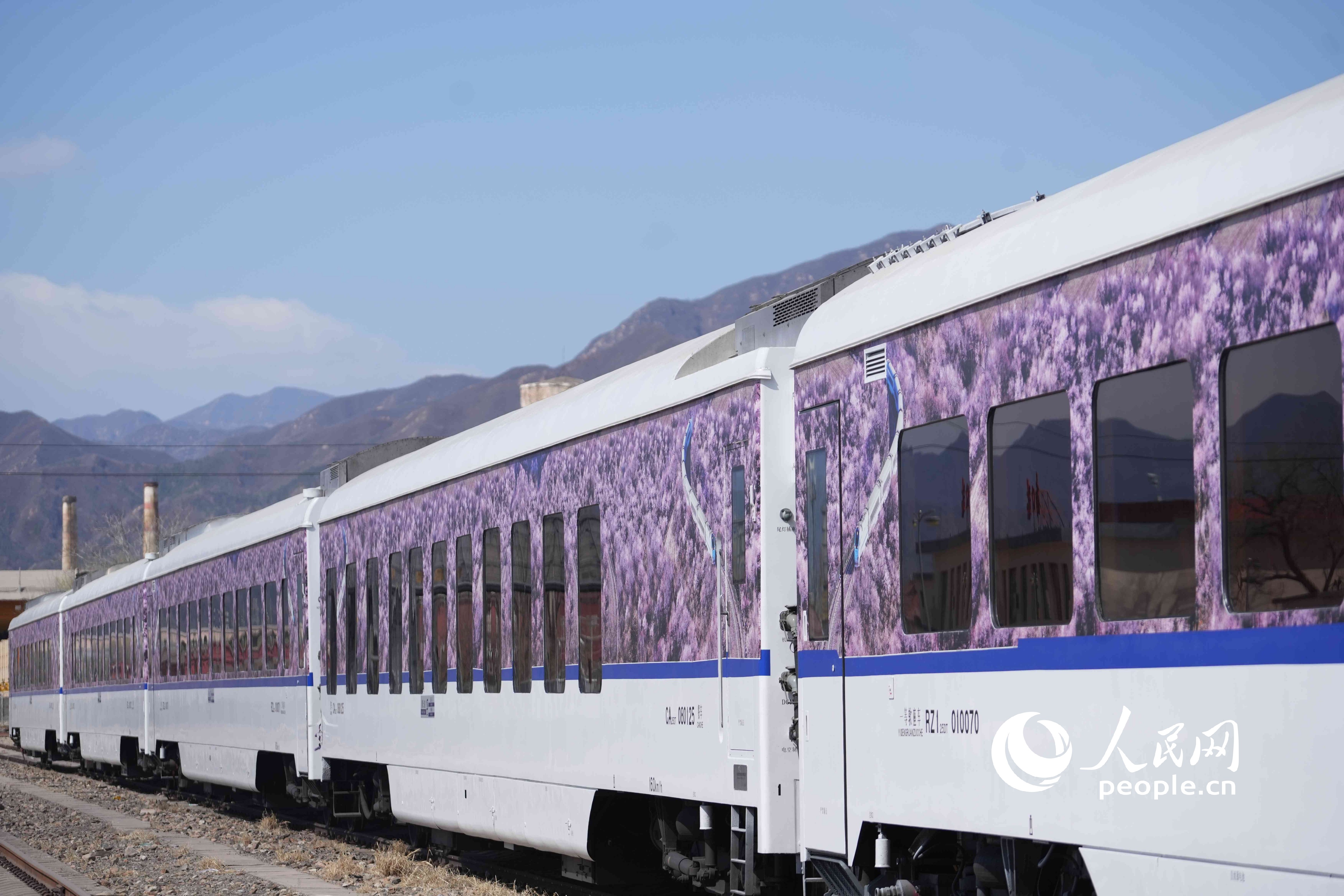 整備完畢的列車。人民網(wǎng)記者 王天樂攝