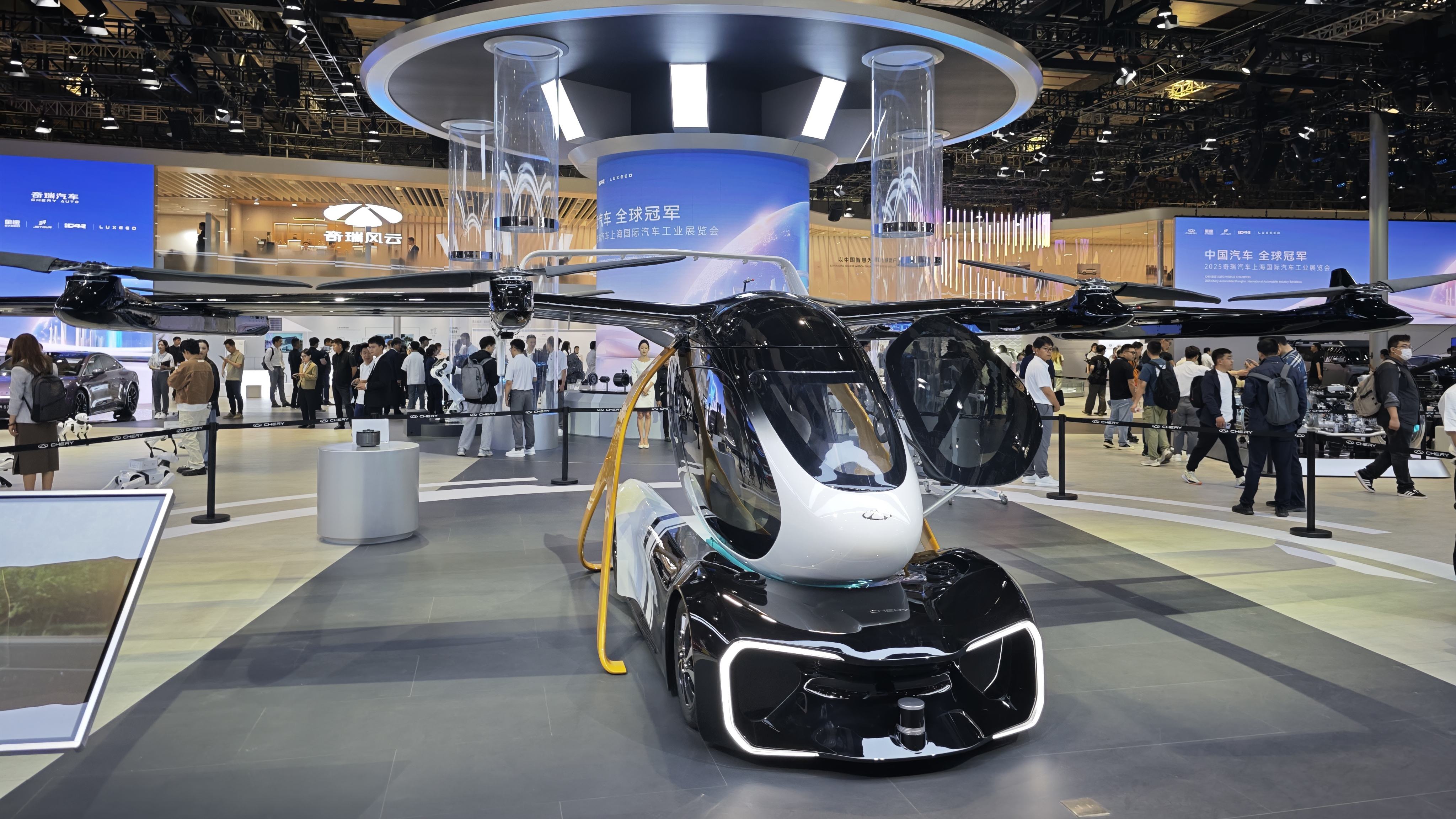 從科幻走進(jìn)現(xiàn)實(shí)，創(chuàng)新技術(shù)加速賦能汽車產(chǎn)業(yè)。人民網(wǎng) 王天樂攝