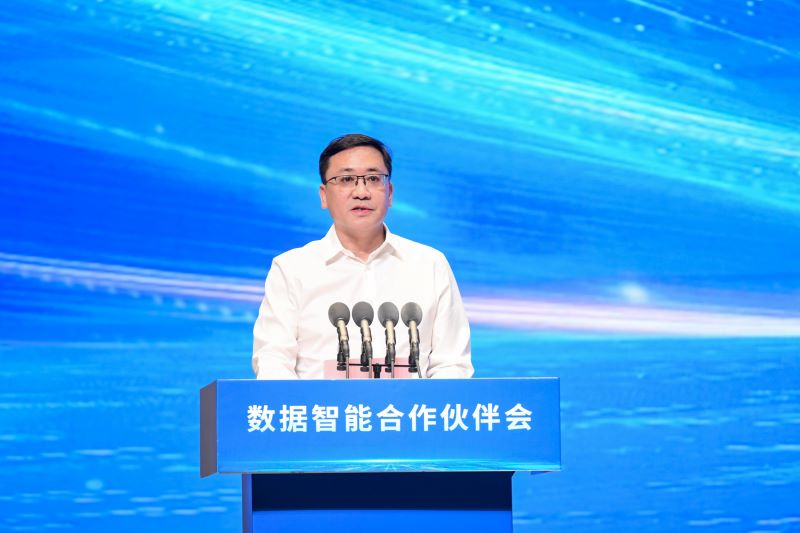 圖為河南省人民政府國有資產(chǎn)監(jiān)督管理委員會黨委委員、副主任李海峰。