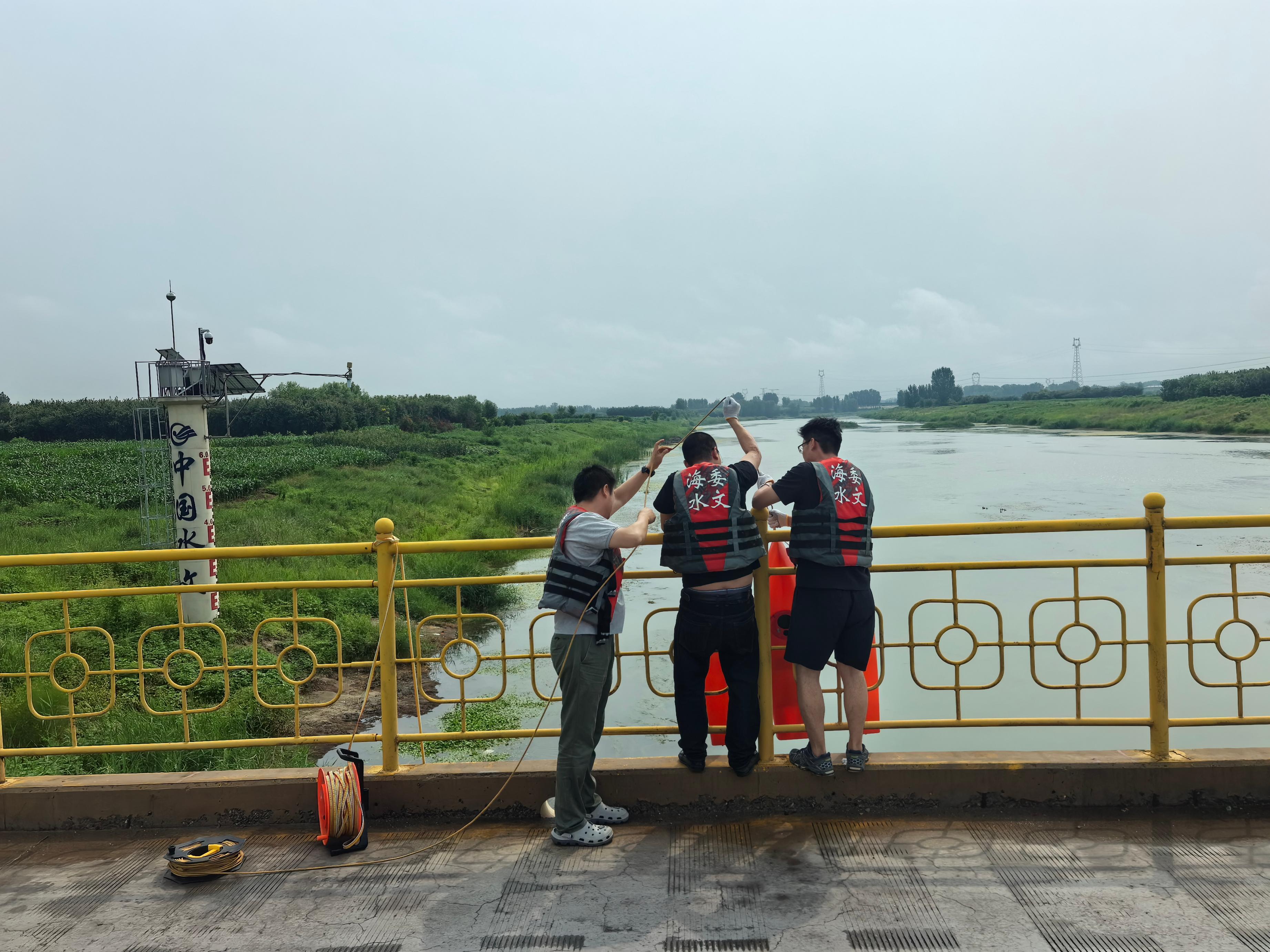 南拒馬河走航式ADCP測流。受訪者供圖