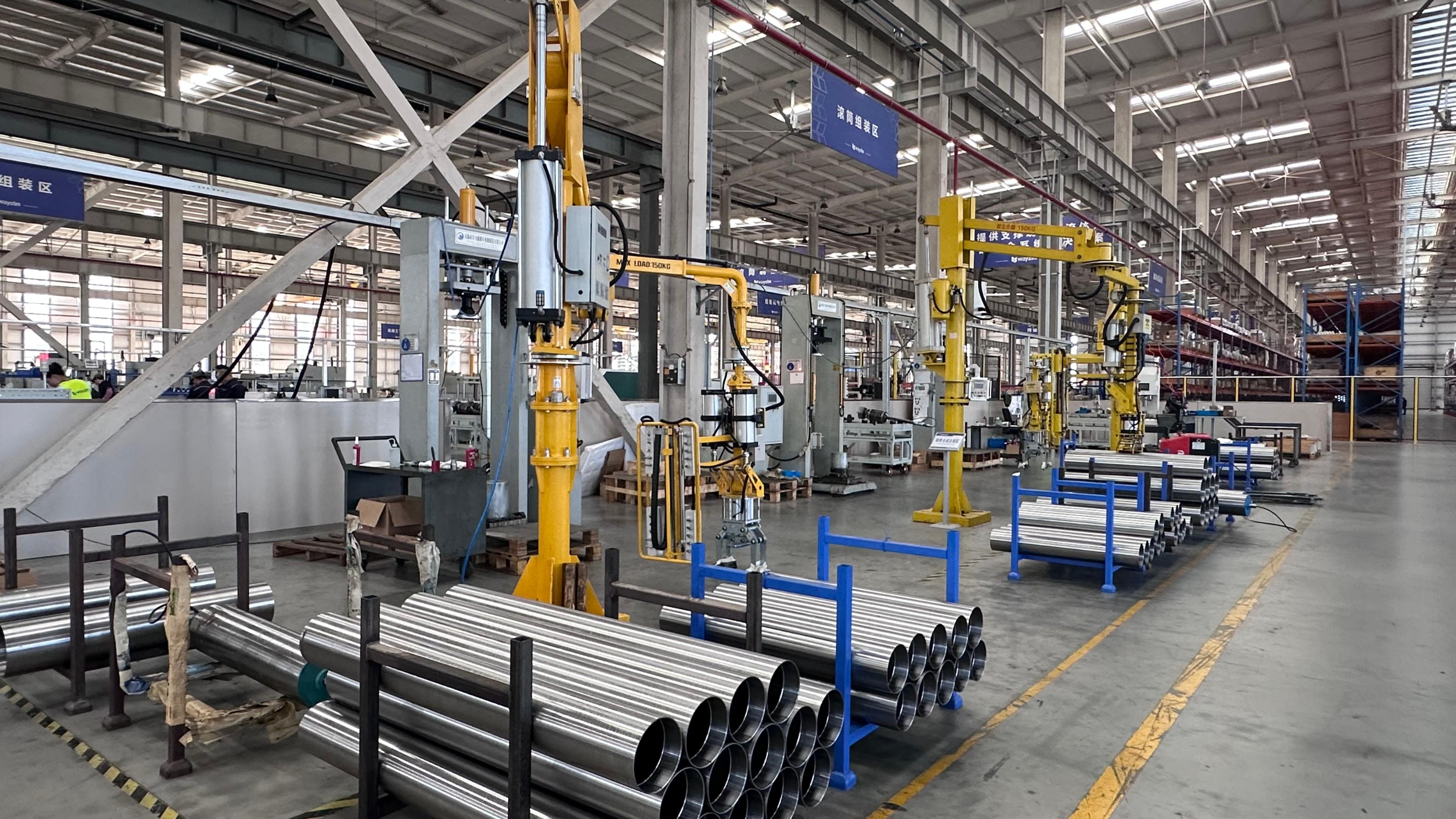 剛生產(chǎn)的電動(dòng)輥筒。人民網(wǎng)記者 王紹紹攝