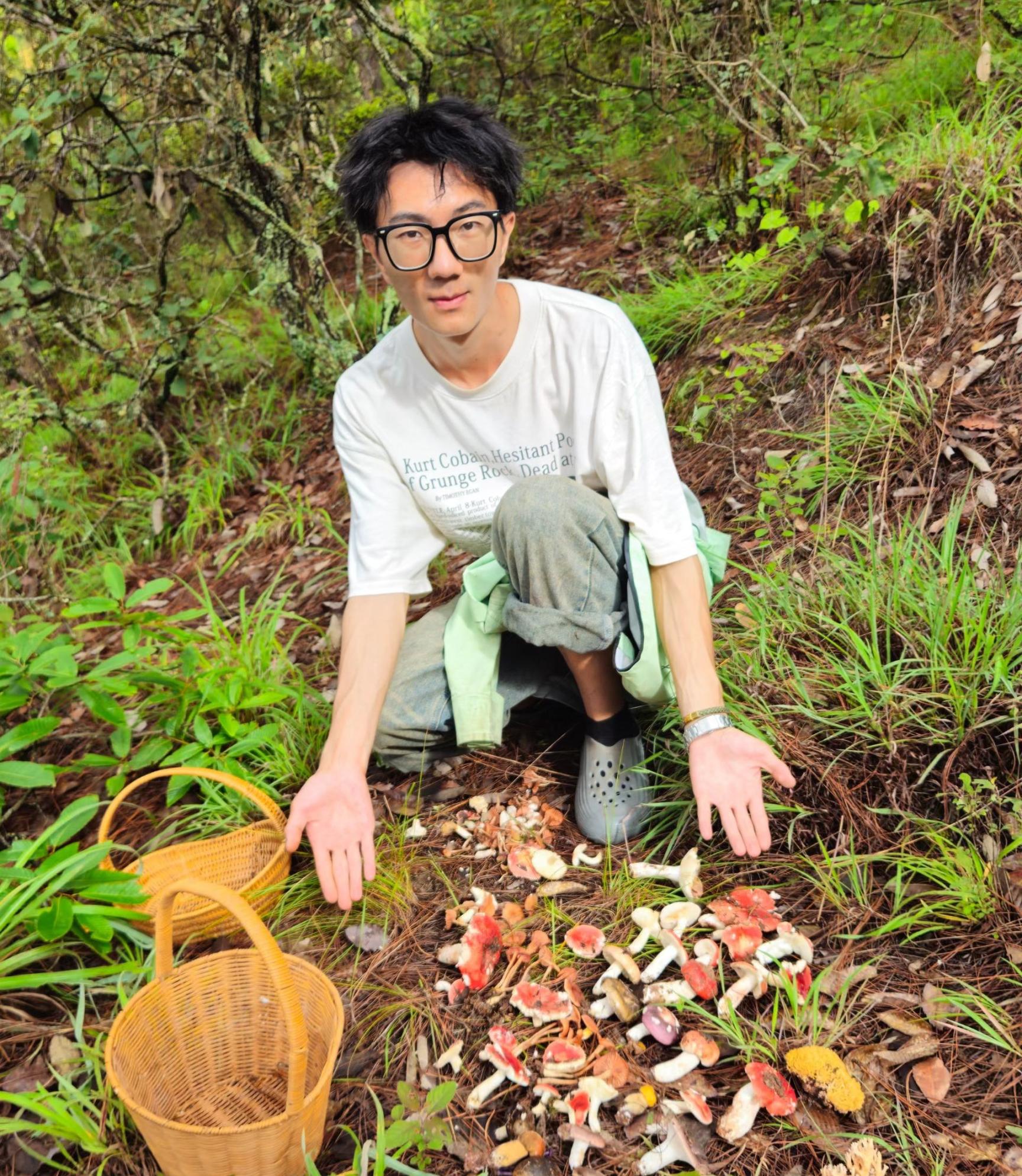 王開煜正通過新媒體渠道助力當(dāng)?shù)剞r(nóng)產(chǎn)品走出大山。受訪者供圖