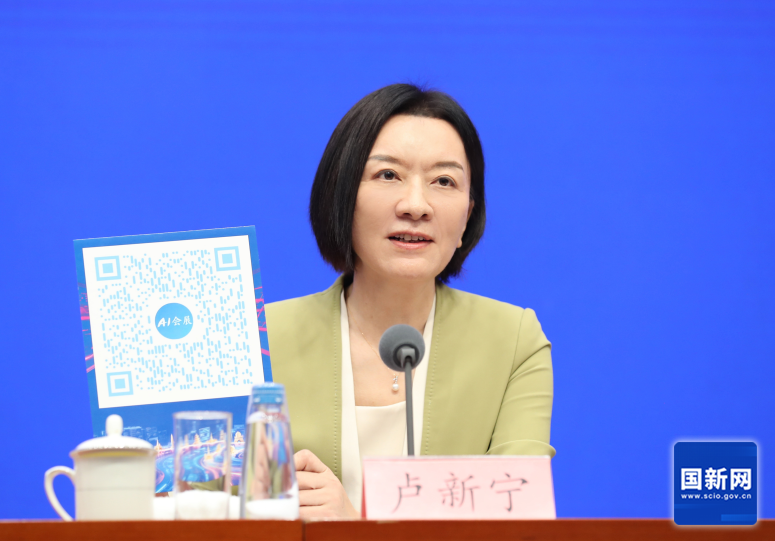 廣西壯族自治區(qū)黨委常委、副主席盧新寧。徐想 攝