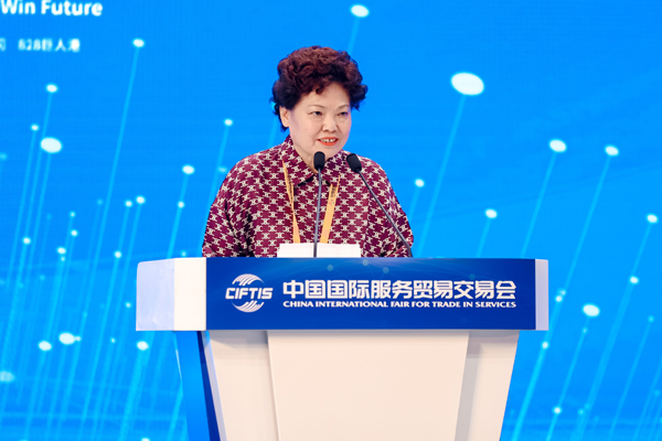 中國(guó)國(guó)際經(jīng)濟(jì)合作學(xué)會(huì)會(huì)長(zhǎng)高元元發(fā)言。主辦方供圖