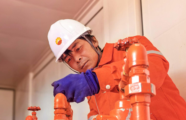 工作中的楊志強。受訪者供圖