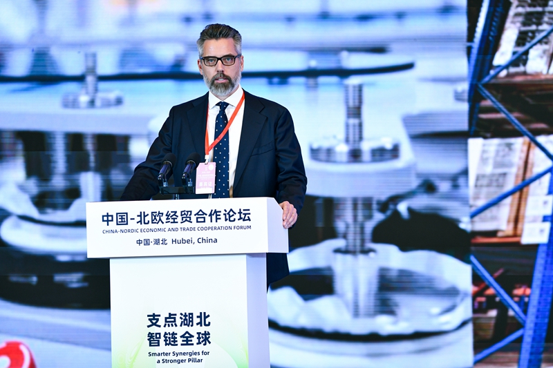 宜家中國總裁兼首席可持續(xù)發(fā)展官龐安澤在論壇上發(fā)言。人民網(wǎng)記者 任峰濤攝