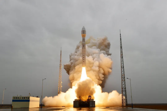 5月21日12時(shí)05分，力箭一號(hào)遙七運(yùn)載火箭在東風(fēng)商業(yè)航天創(chuàng)新試驗(yàn)區(qū)發(fā)射升空。新華社 汪江波攝