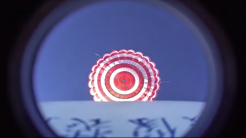 “力鴻一號”返回式載荷艙著陸采用了傘降回收技術(shù)。中科宇航供圖