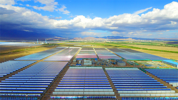 青海德令哈50兆瓦光熱示范電站。受訪者供圖