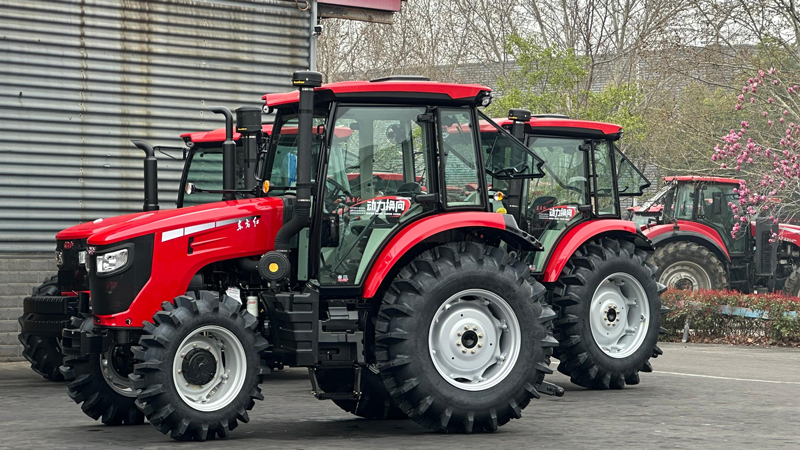 東方紅動力轉向拖拉機。人民網(wǎng)記者 王紹紹攝