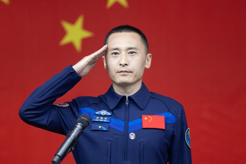 神舟二十三號(hào)航天員、指令長朱楊柱。人民網(wǎng)記者 翁奇羽攝